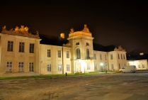 Radzyń Podlaski pałac nocą 